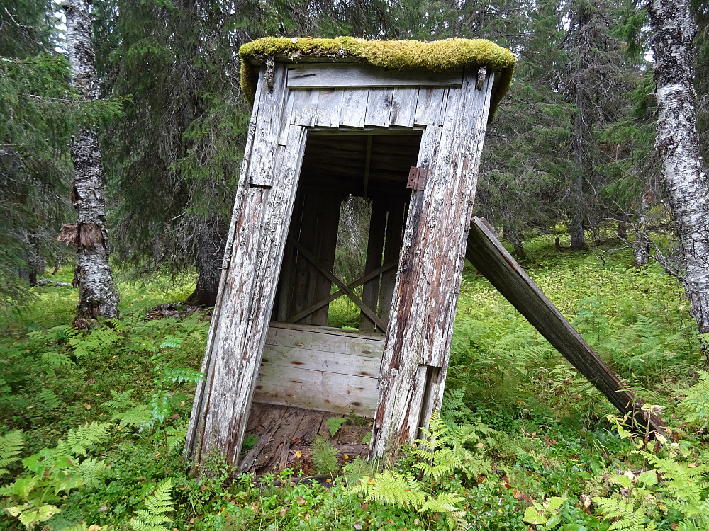 En flott utedass ved parkeringa
