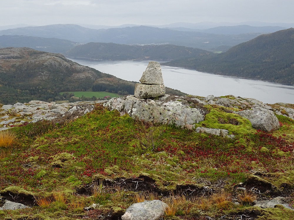 Varde på Stekkfjellet mot Sørsalten