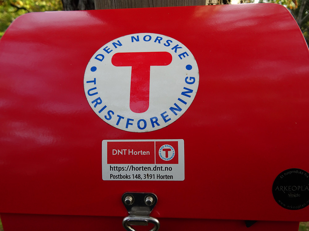 DNT kasse ved varden på Utsikten