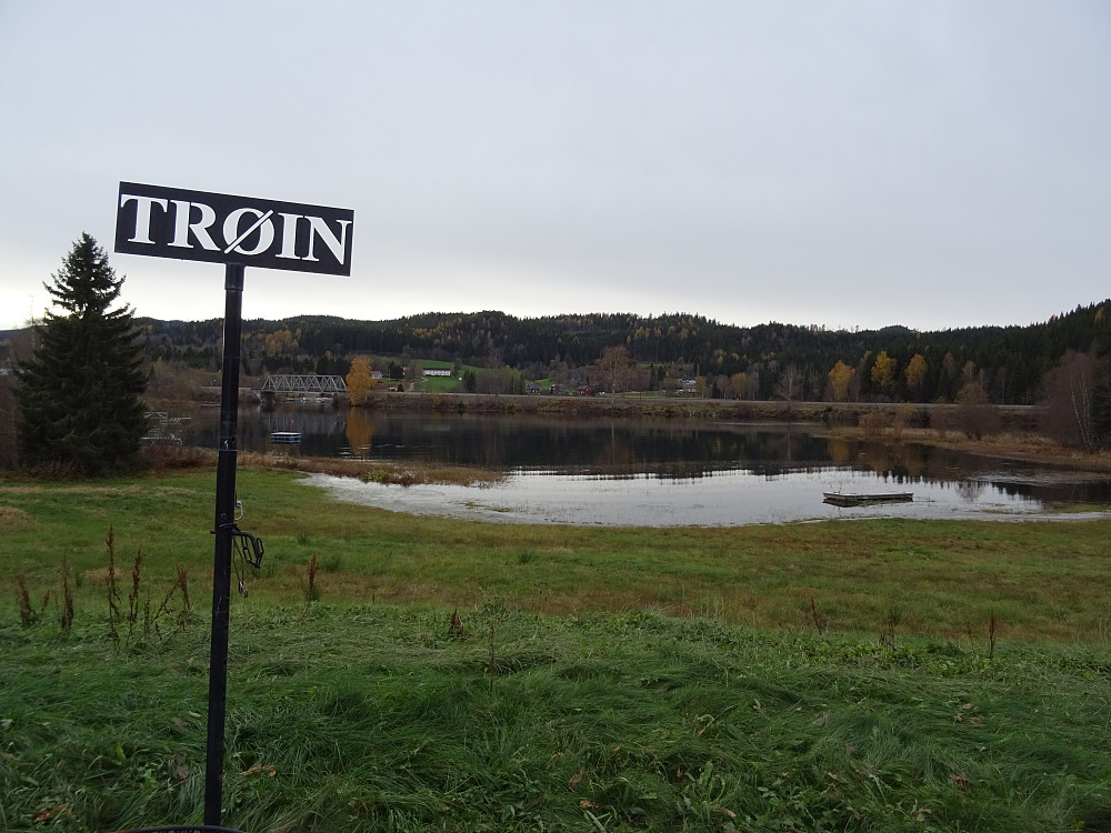 Flott rasteplass på Sunnan ved Snåsavatnets bredd