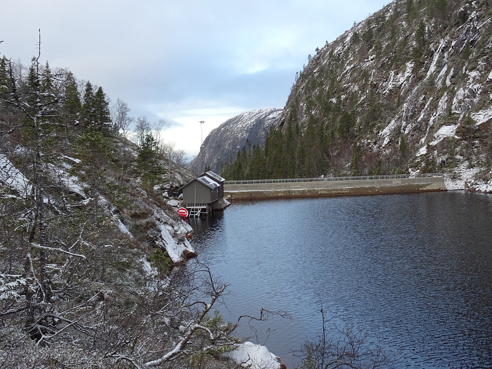 Naustet og båten ved Smørauga