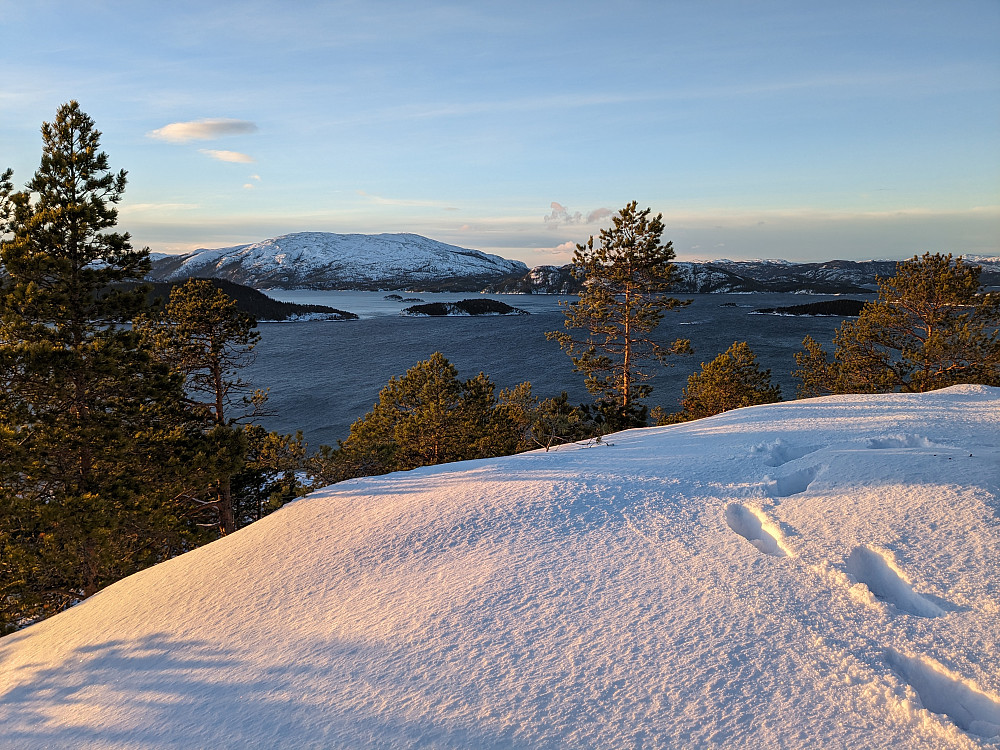Utsikt mot Hemnafjell