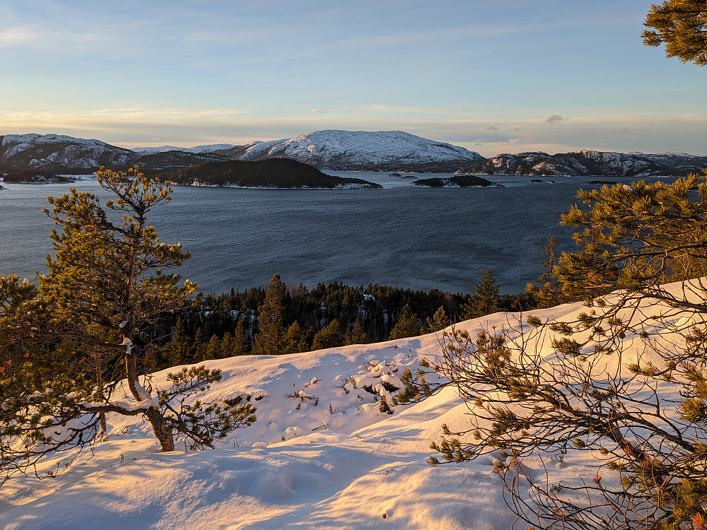 Mærraneset nedenfor