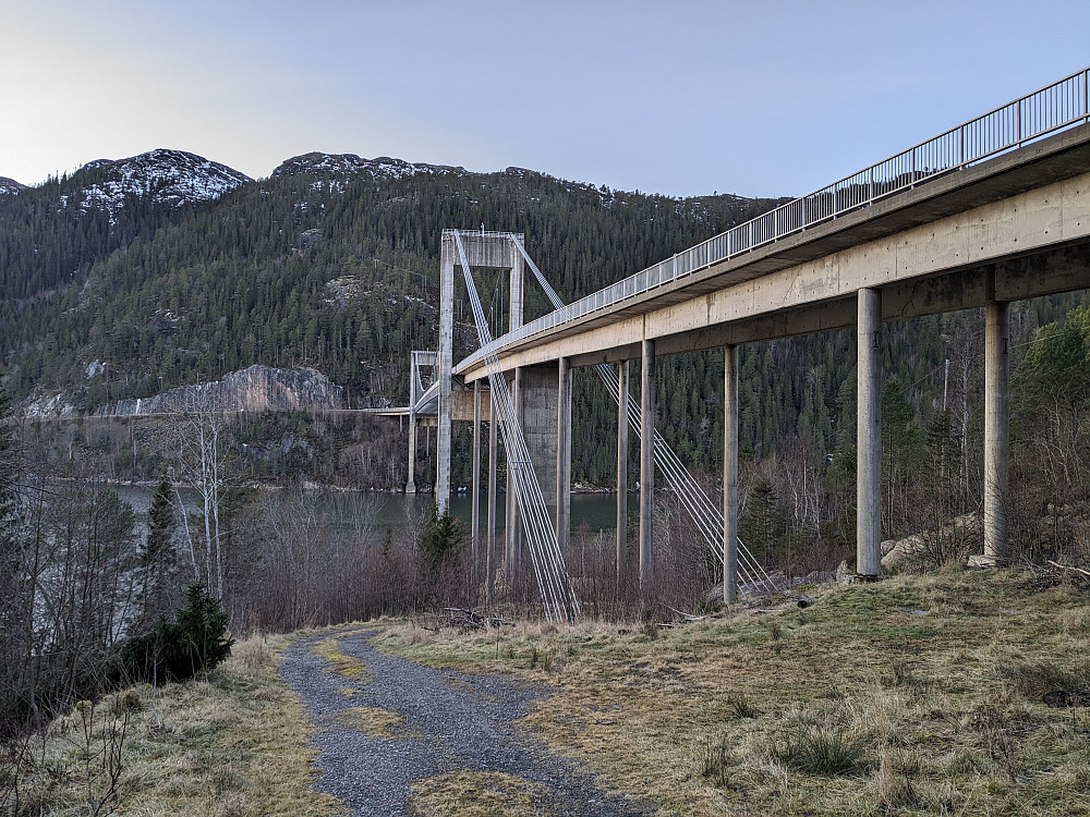 Lokkarbrua