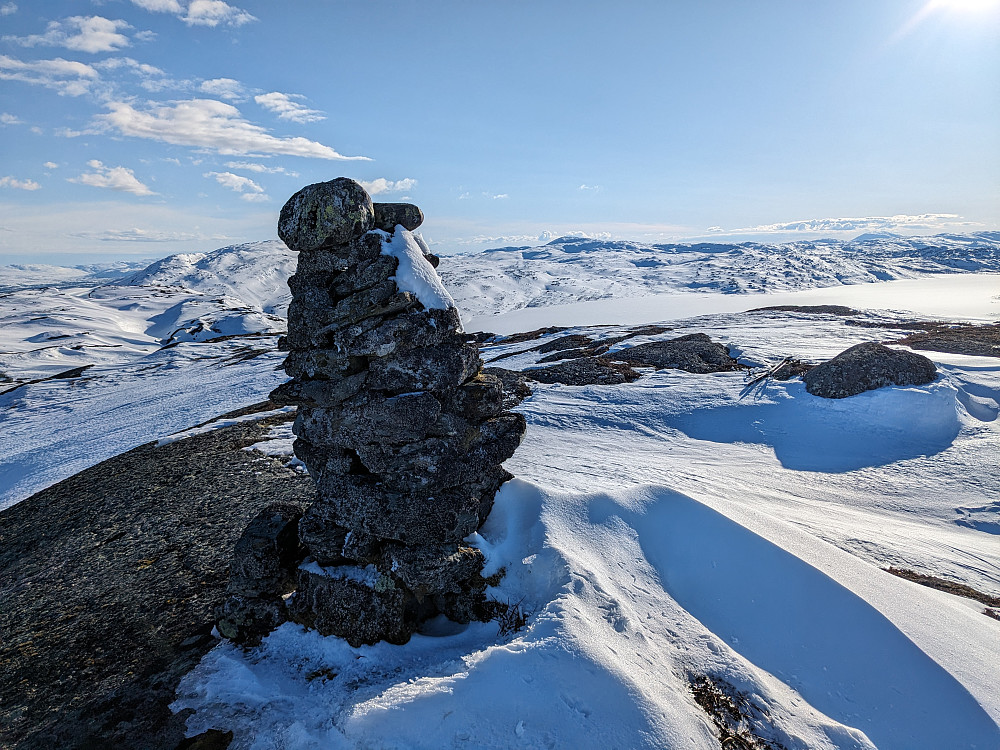 Varden på Storfjellet. Havdalsvatnet bak