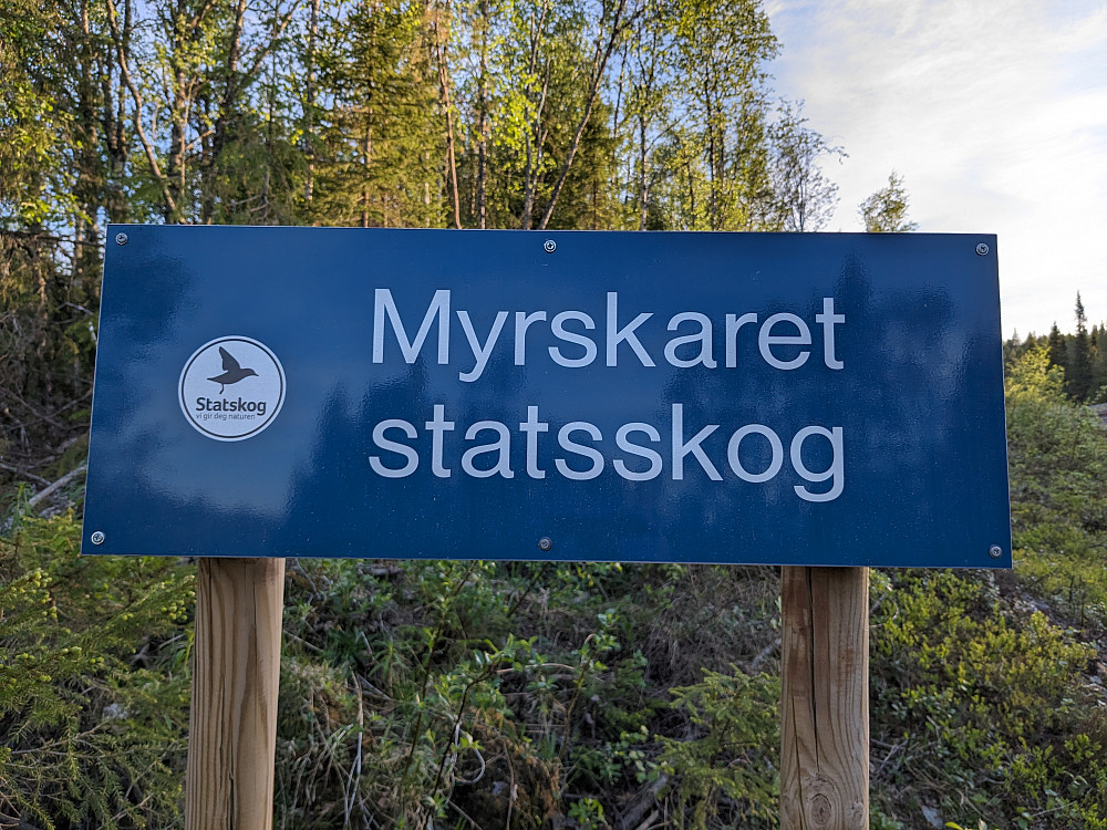 Parkering etter dette skiltet