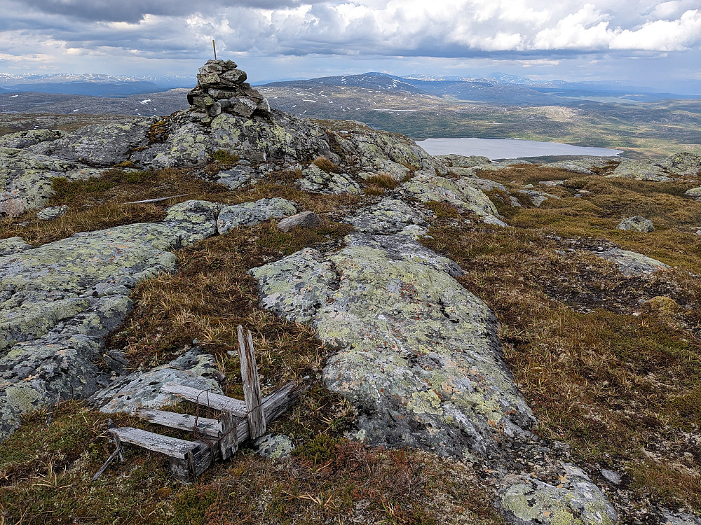Varde og trigpunkt 162 meter fra et to meter høyere punkt