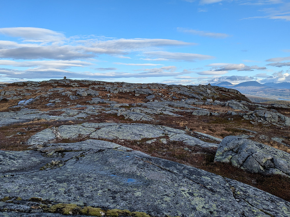 Lett terreng mot varden på Litlfrøyningsfjellet