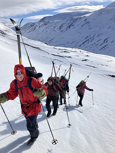 Opp mot Holåbreen